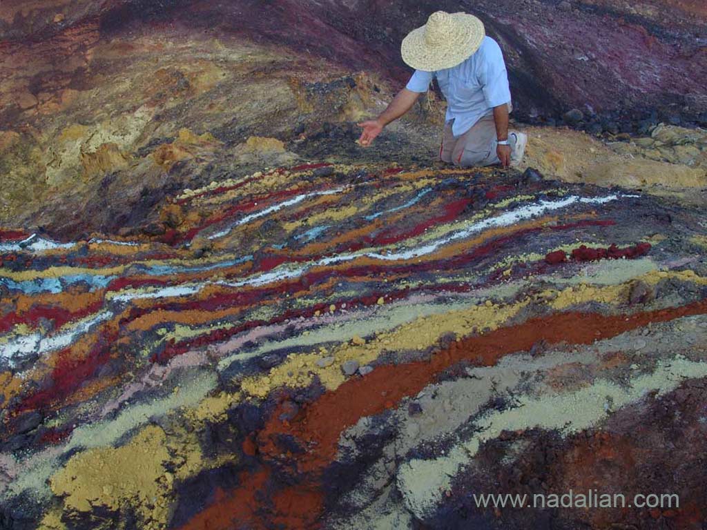 Painting by colored soils and sands of Hormuz Island in natural environment, Ahmad Nadalian