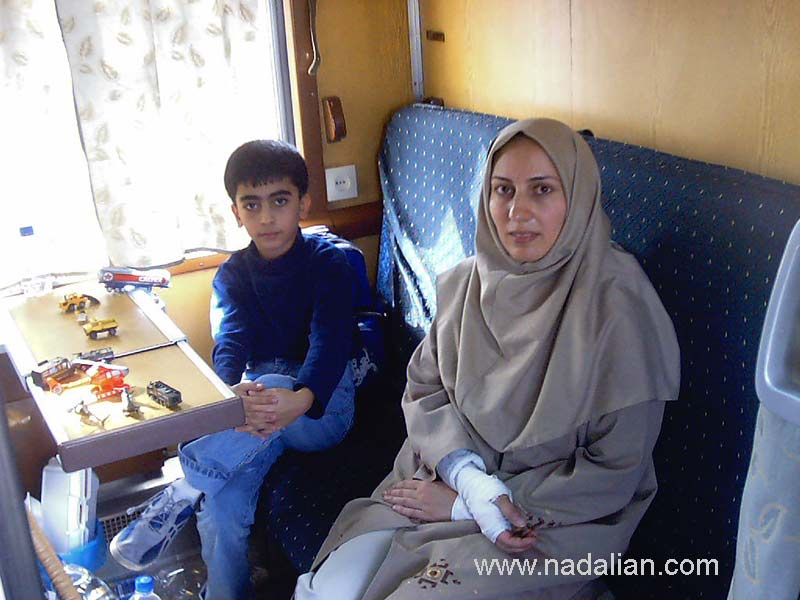 همسرم اتل منشادی و پسرم بهزاد در قطار به طرف بندرعباس