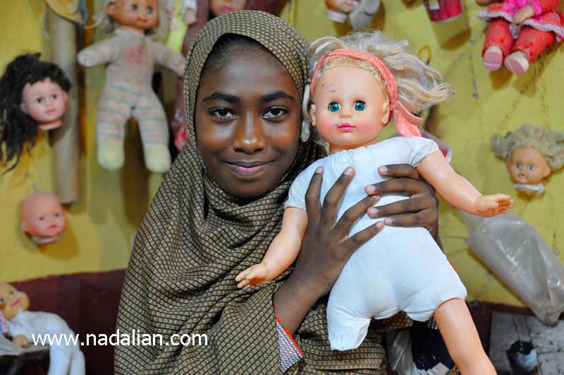 عروسک کهنه هدیه از طرف یک دختر هرمزی ، موزه دکتر احمد نادعلیان در جزیره هرمز